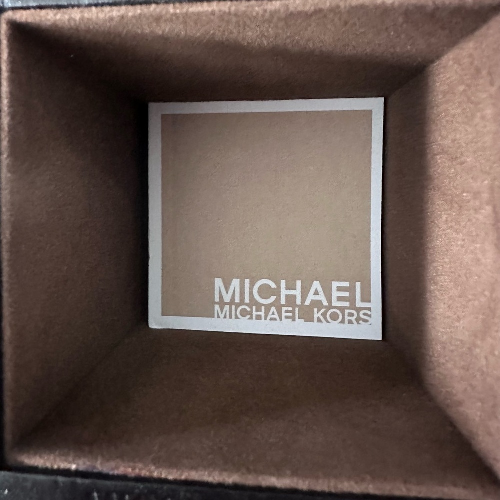 Michael Kors Rose Gold and White Women's Watch - Picture 8 of 11